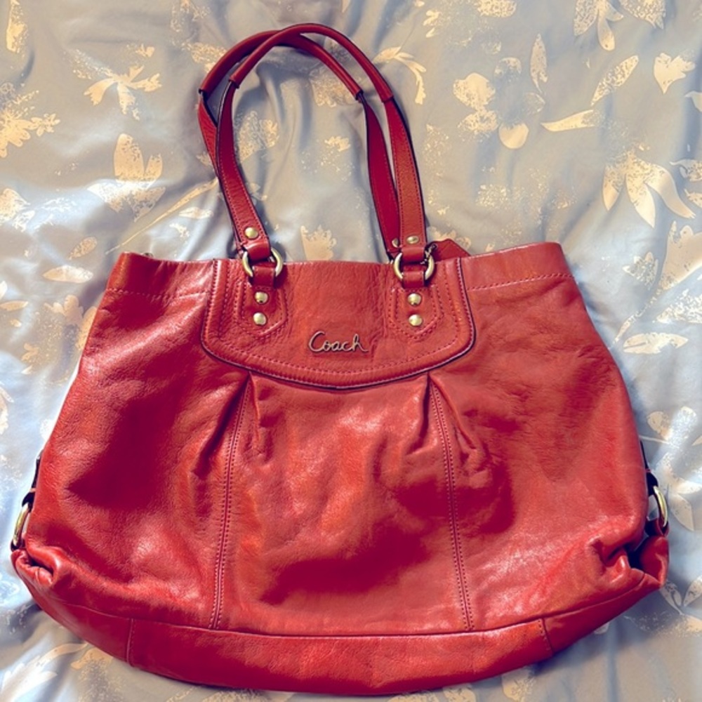 Beautiful vintage coach tote bag